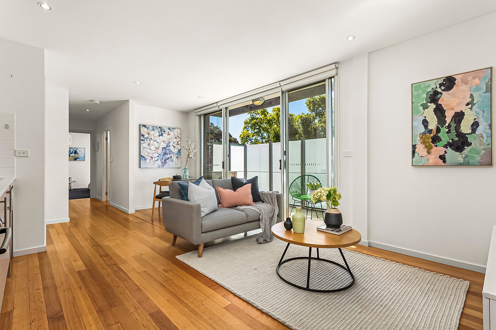 10/30 Pin Oak Crescent, Flemington VIC 3031