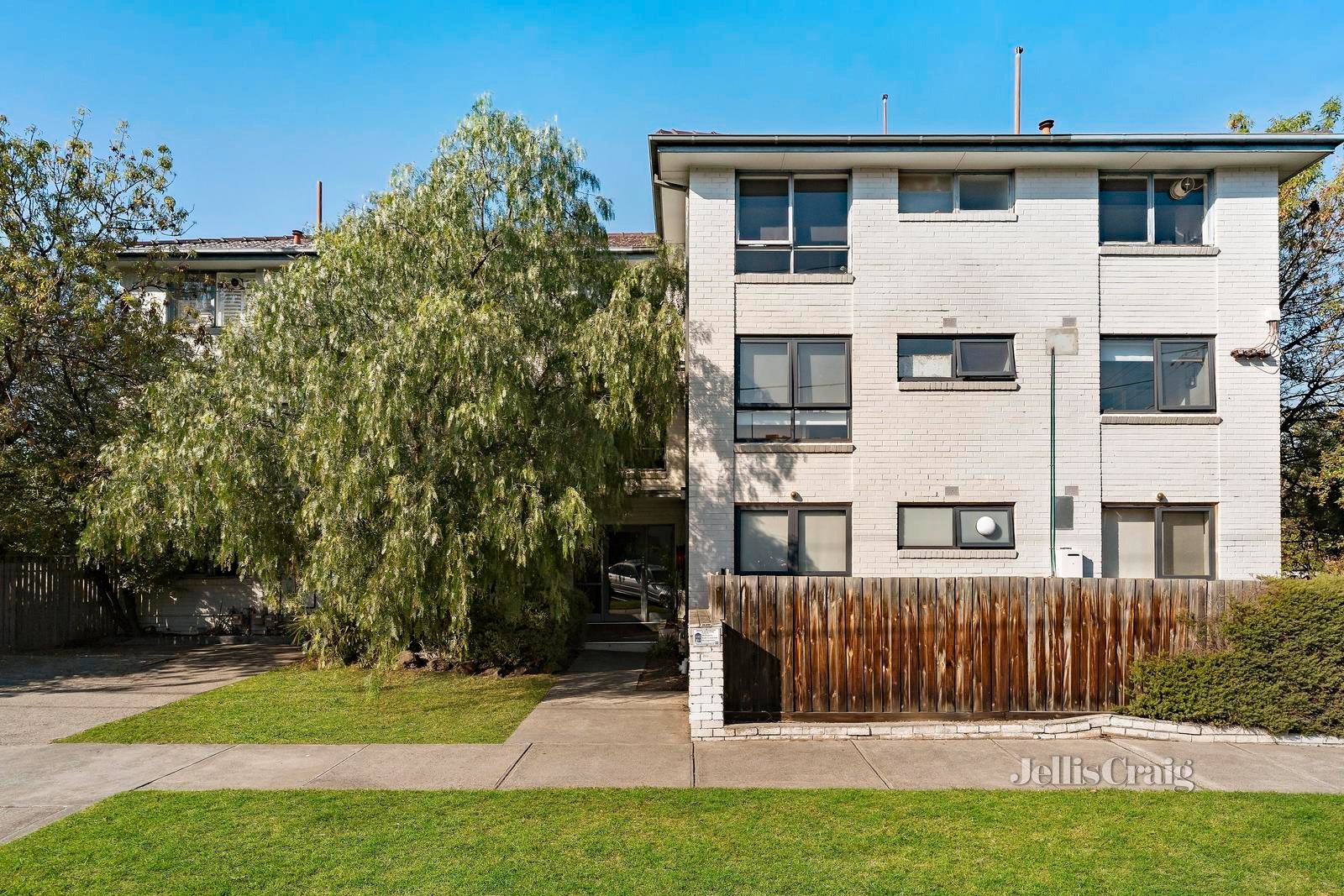 10/30 Richardson Street, Essendon image 8