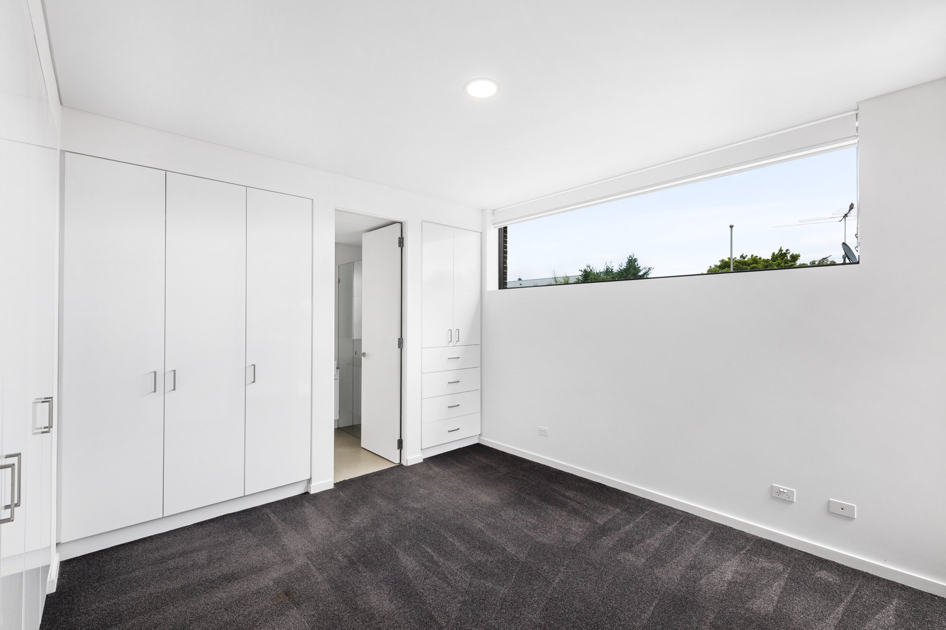 Property Gallery Thumbnail 4