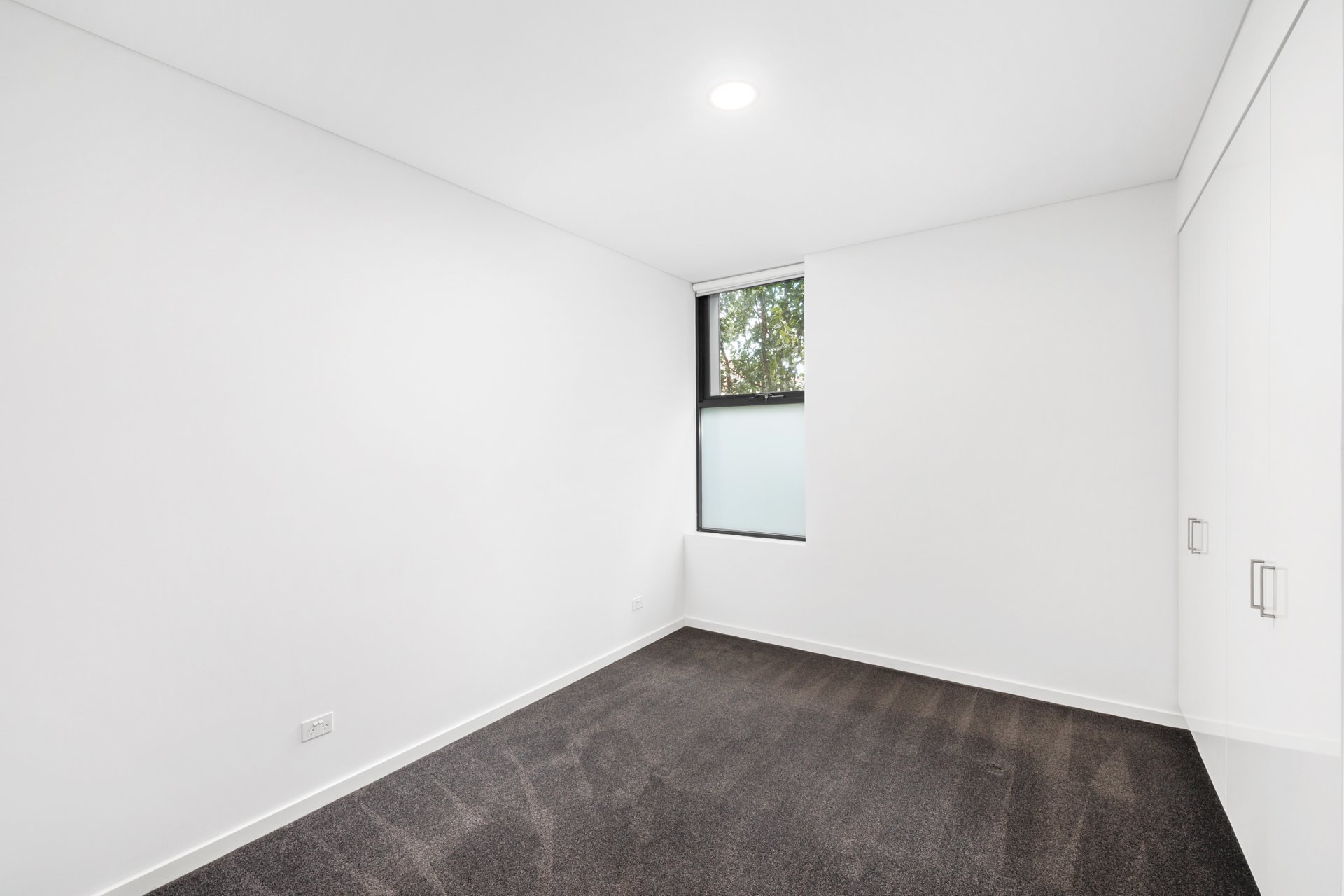 Property Gallery Thumbnail 7
