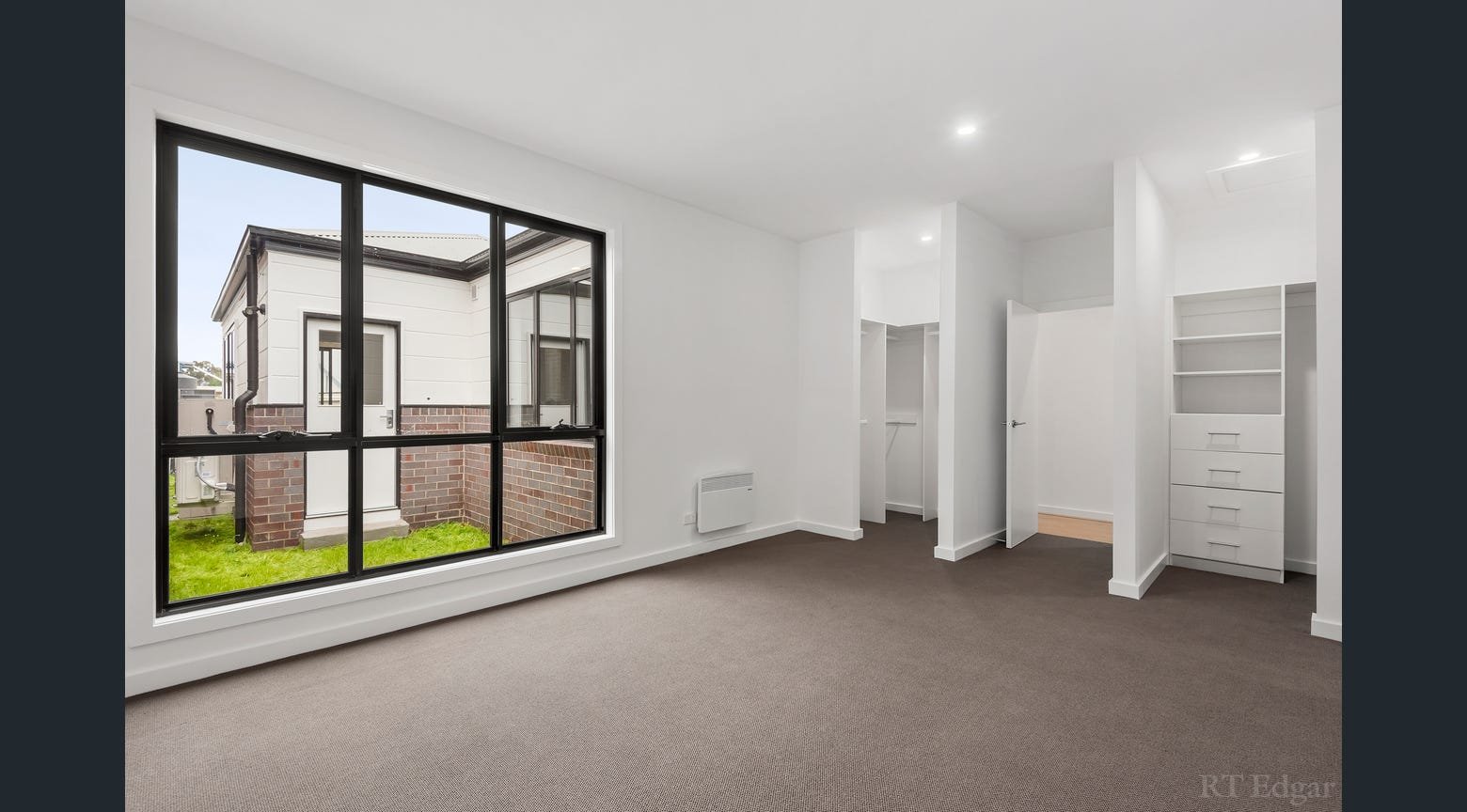 Property Gallery Thumbnail 4