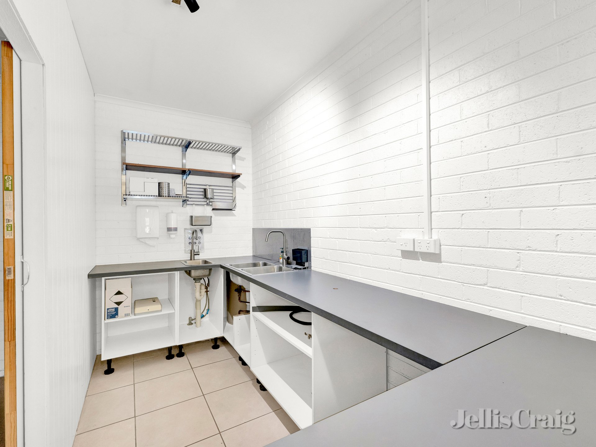 1032 Main Road, Eltham image 5