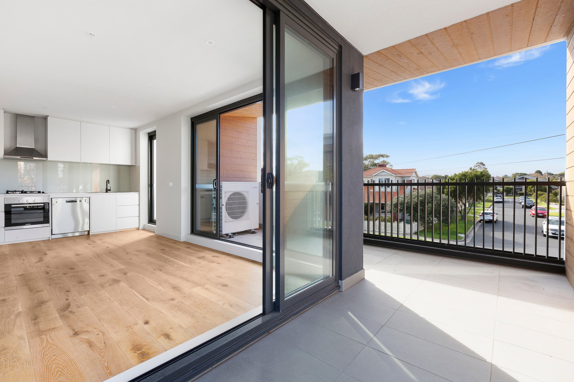 103/23 Bent Street, Bentleigh image 3
