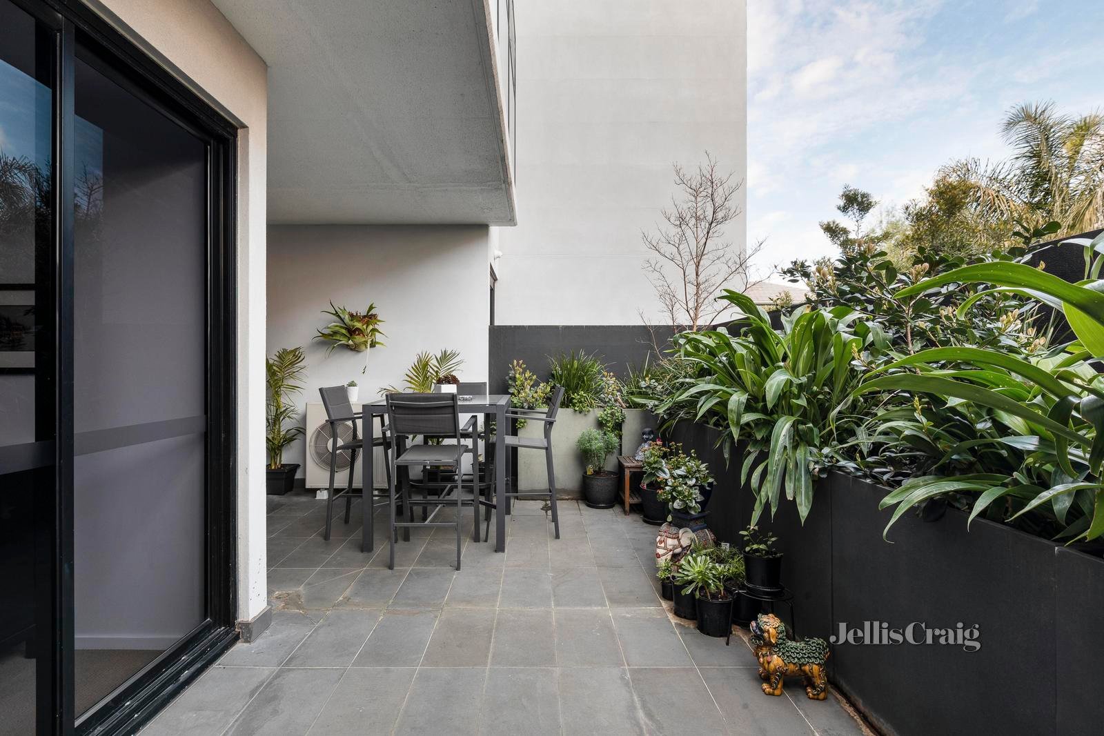10/324 Pascoe Vale Road, Essendon image 2
