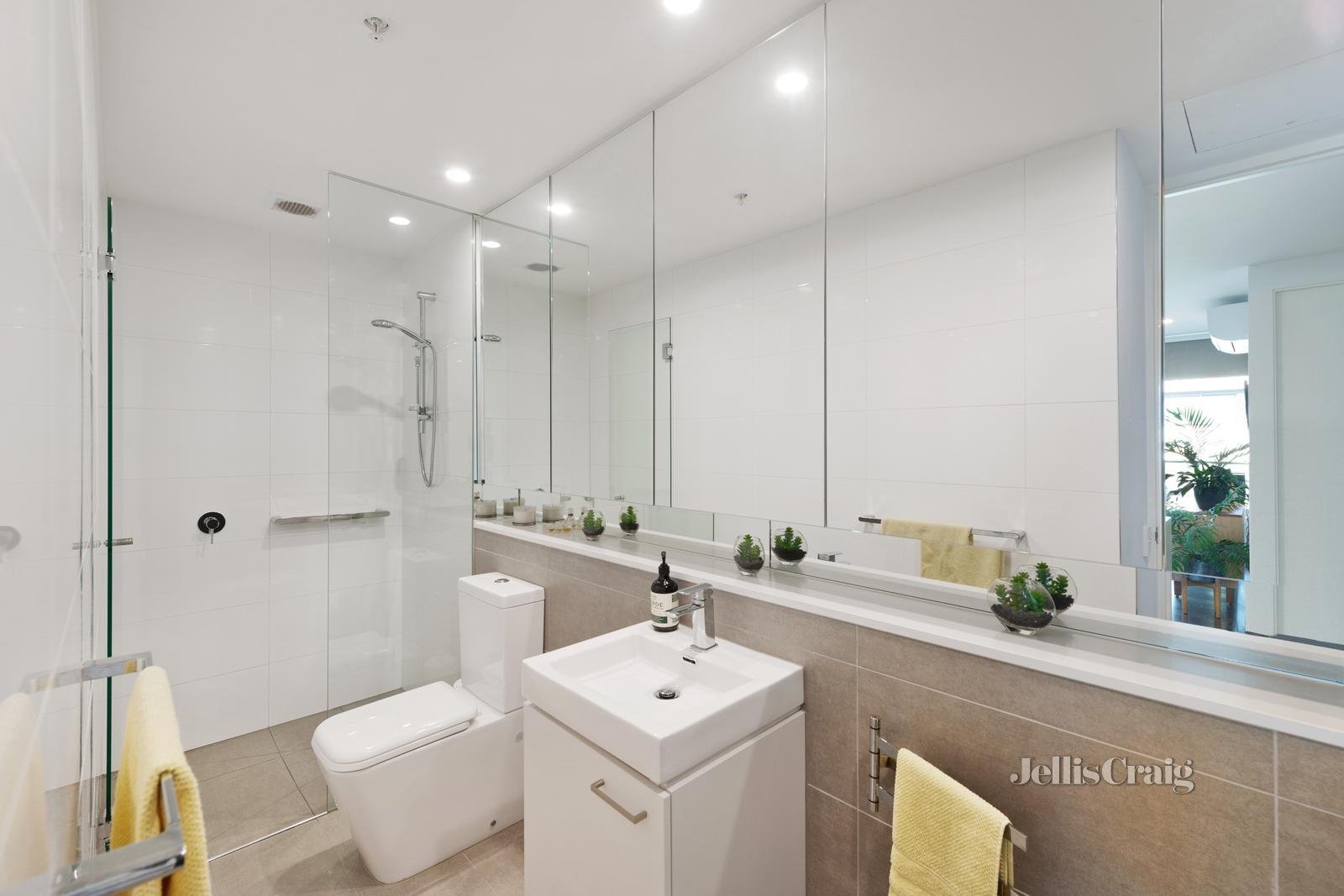 103/25 Pryor Street, Eltham image 4