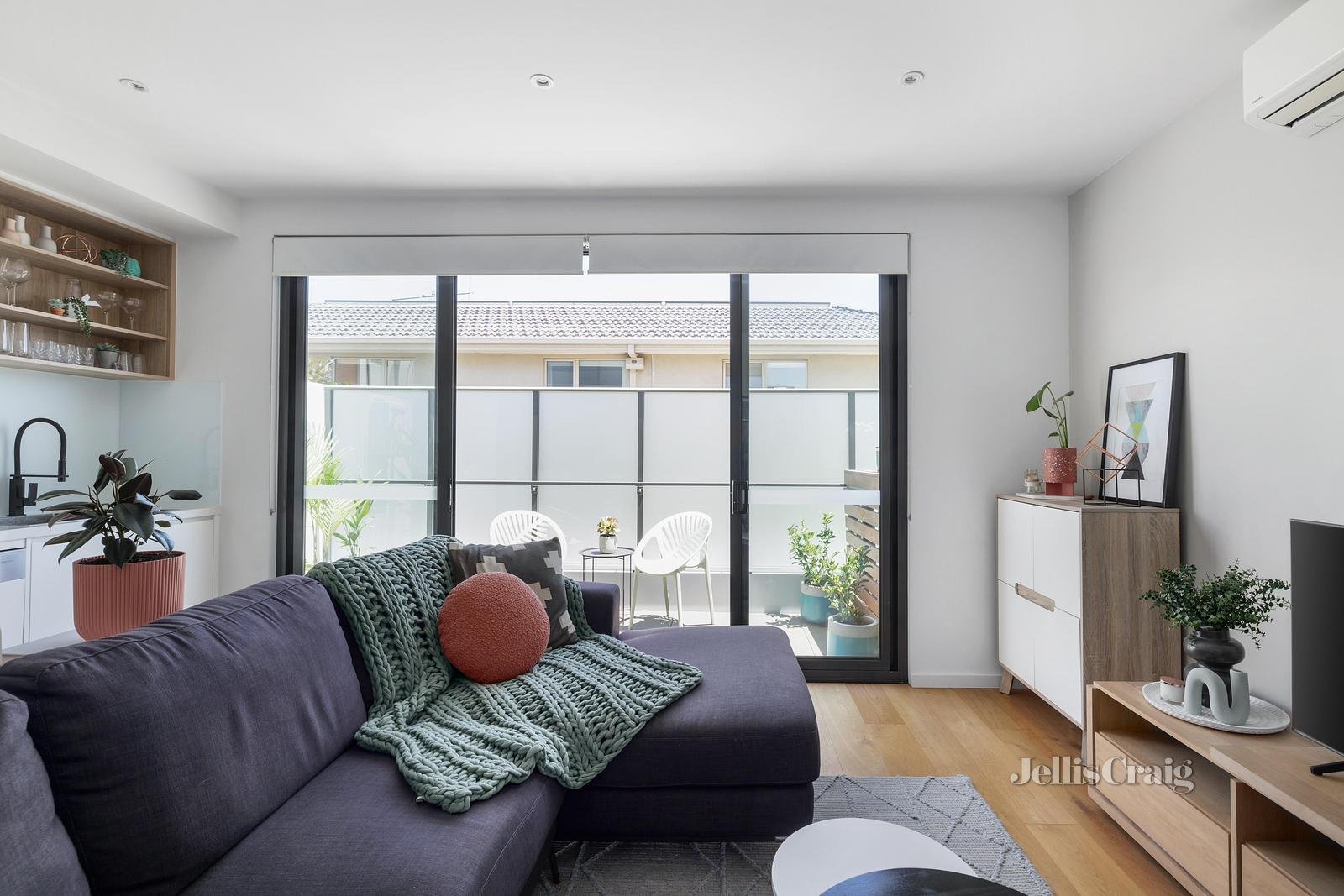 103/288 Hawthorn Road, Caulfield image 5