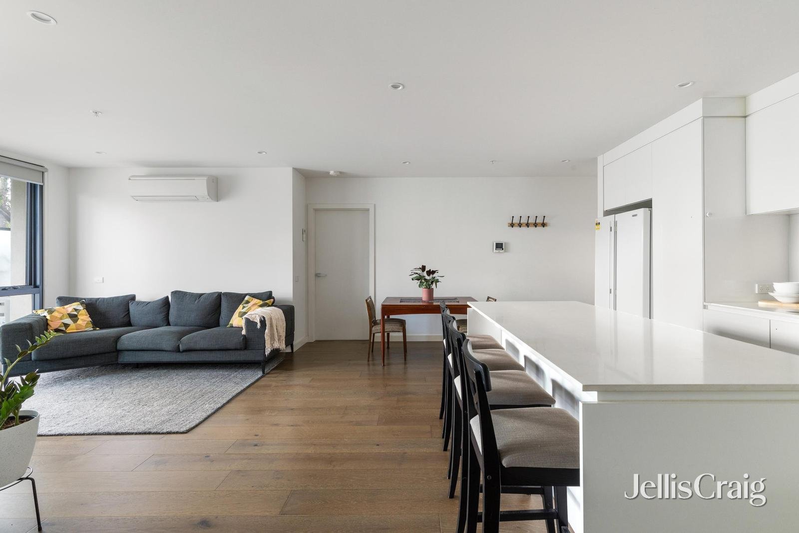 103/31 Grimshaw Street, Greensborough image 2