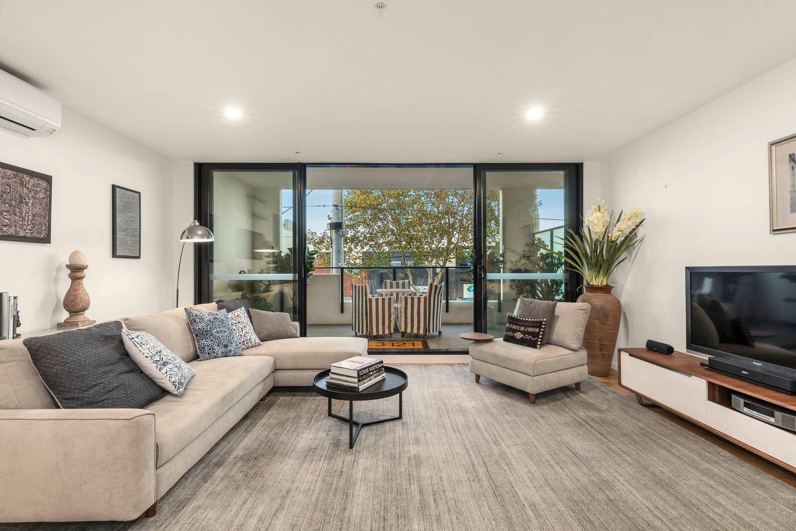 Property Gallery Thumbnail 6