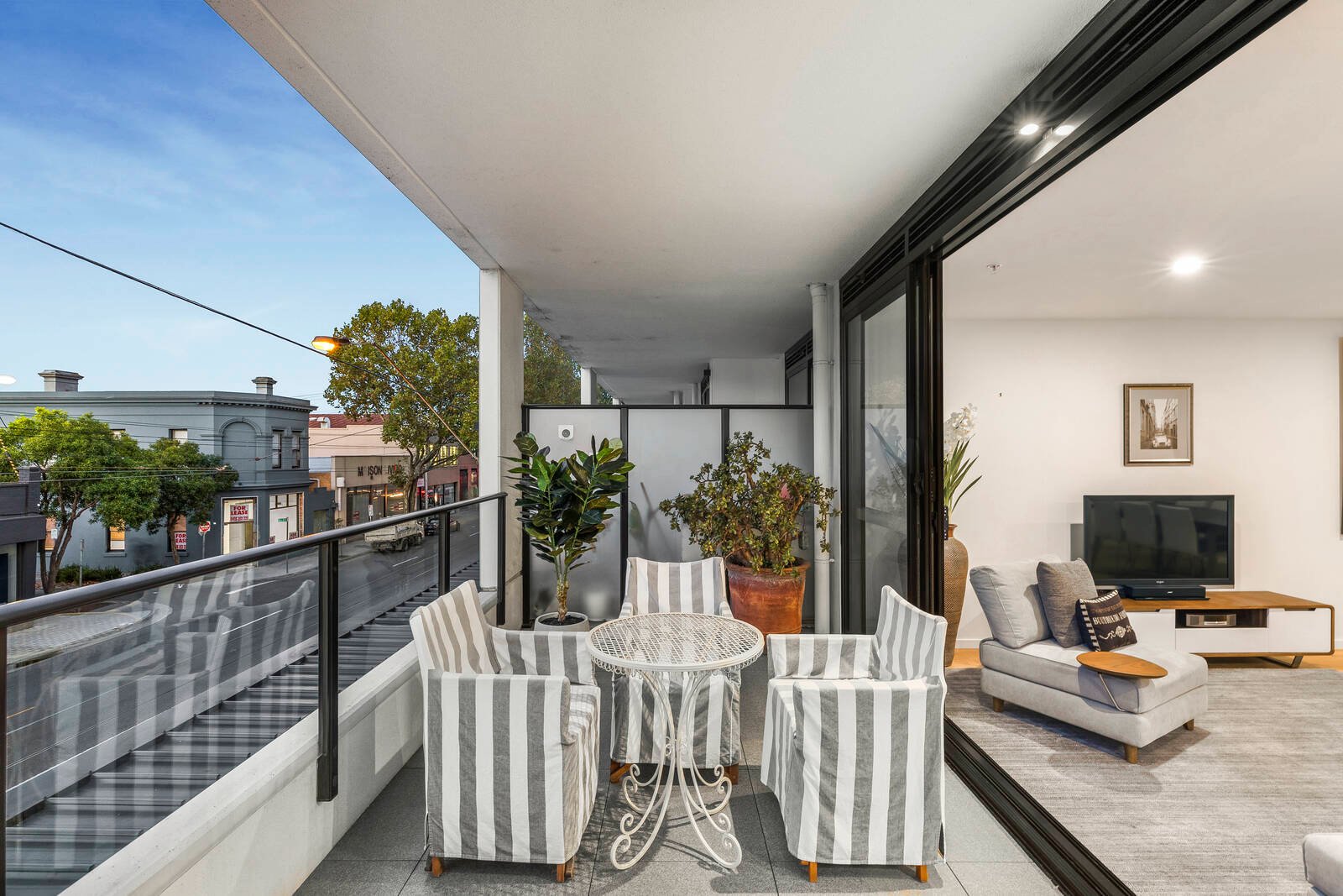 Property Gallery Thumbnail 8