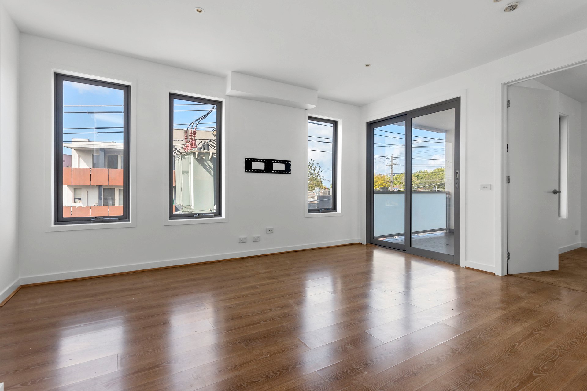 Property Gallery Thumbnail 2