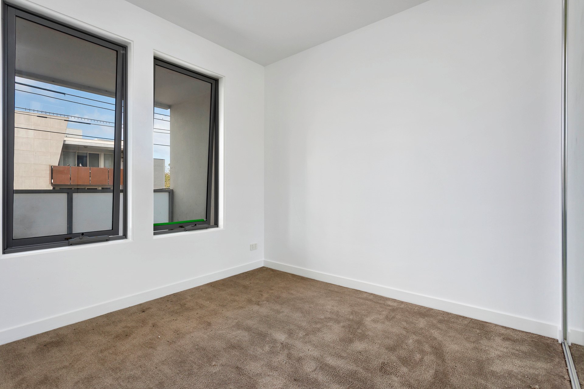 Property Gallery Thumbnail 6