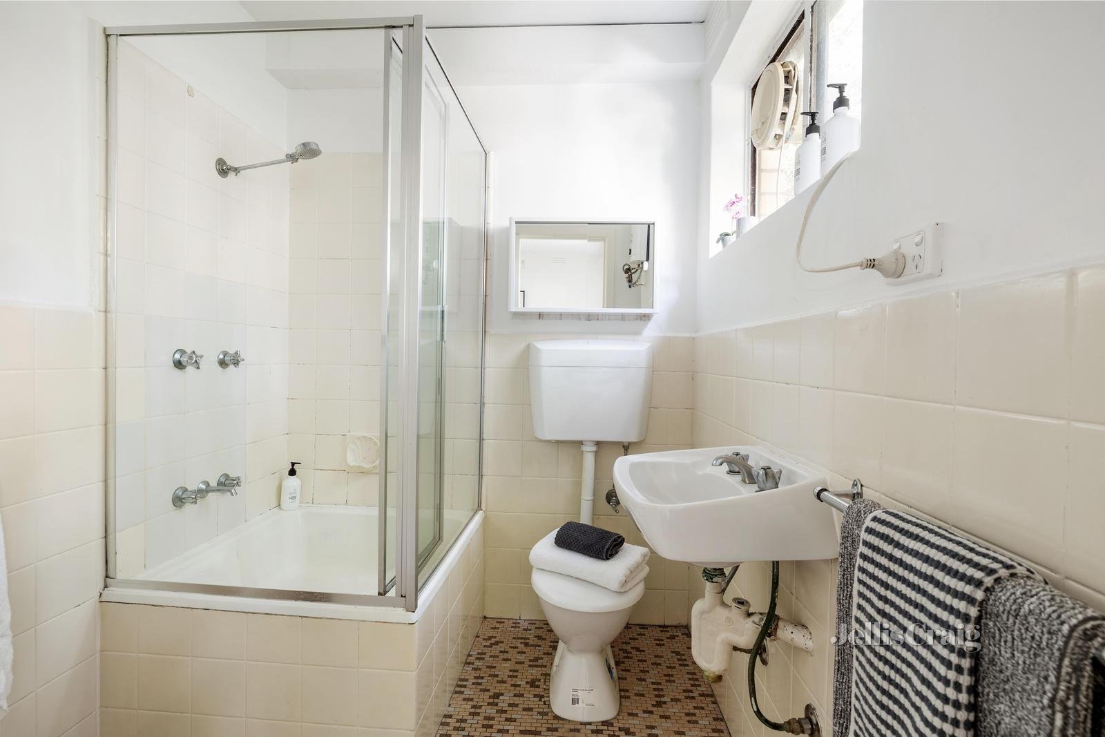 10/34 Elphin Grove, Hawthorn image 6