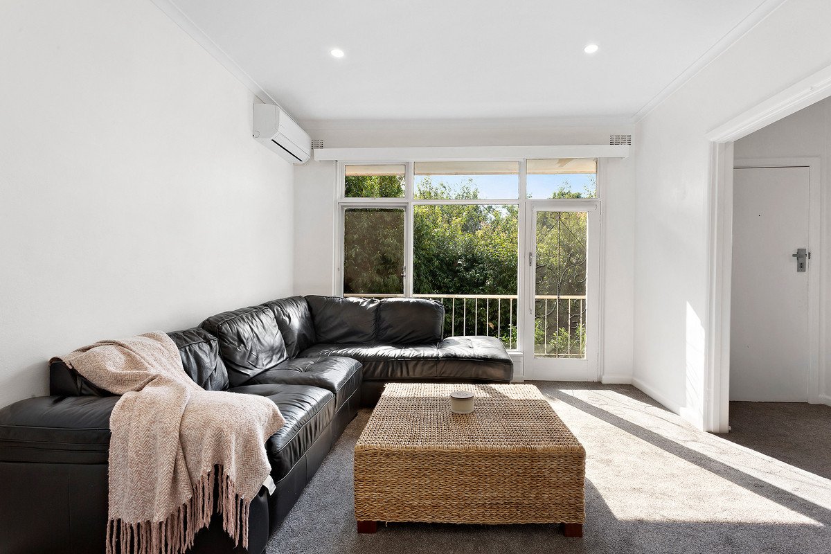 10/34 Weir Street, Balwyn image 2