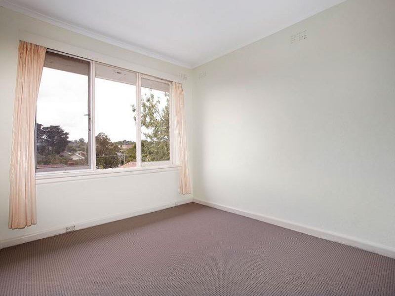 10/34 Weir Street, Balwyn image 4