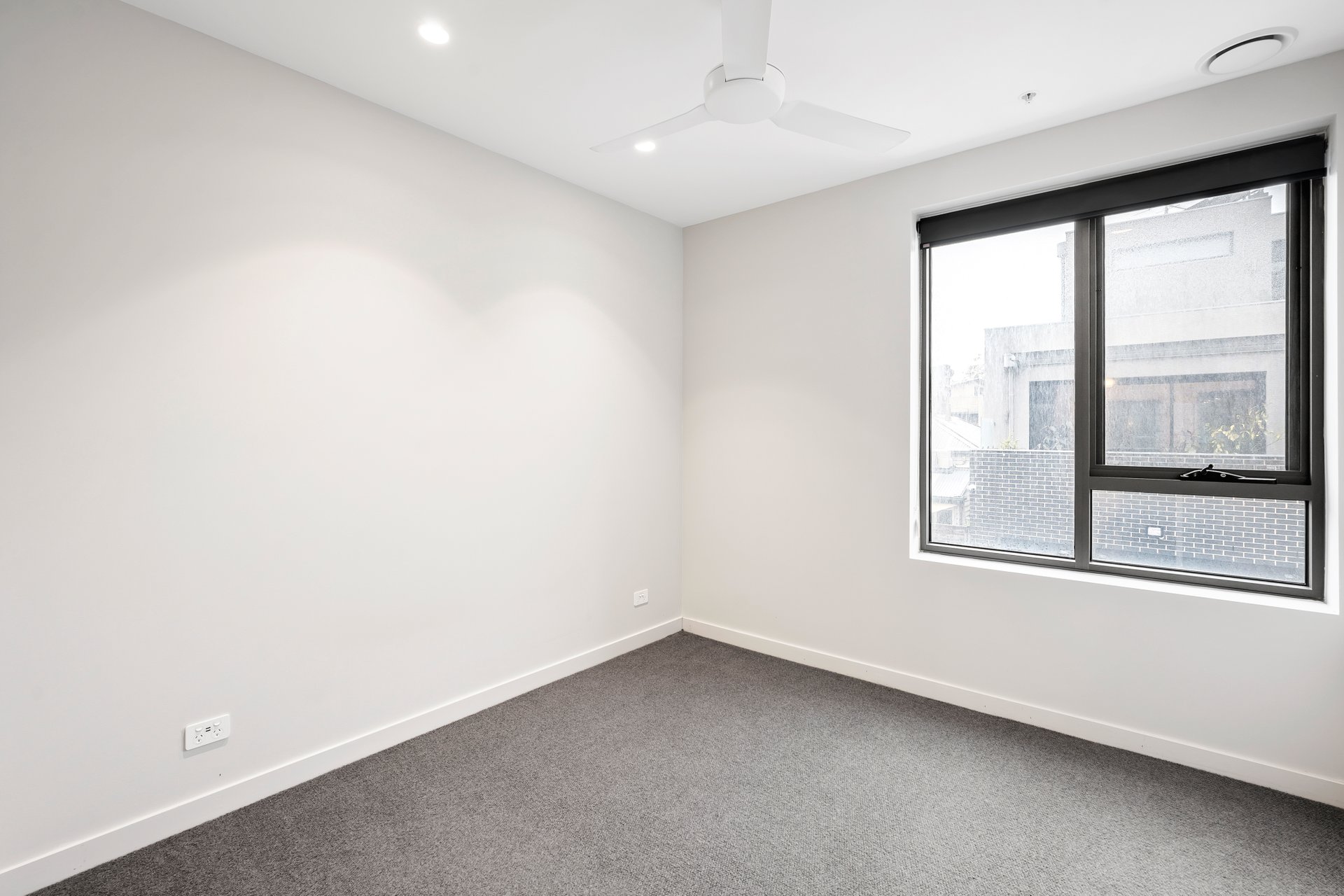 Property Gallery Thumbnail 8