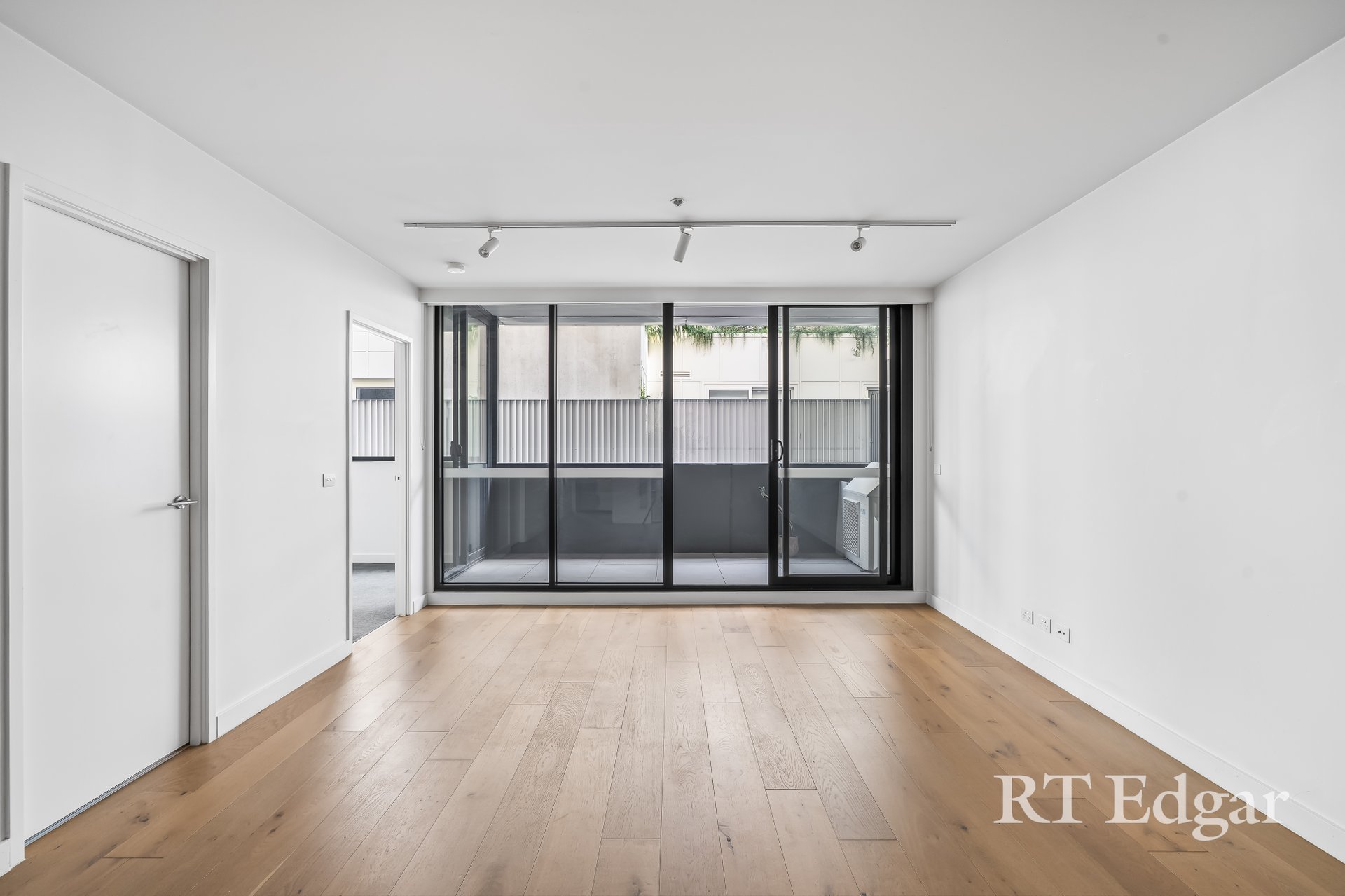 Property Gallery Thumbnail 4