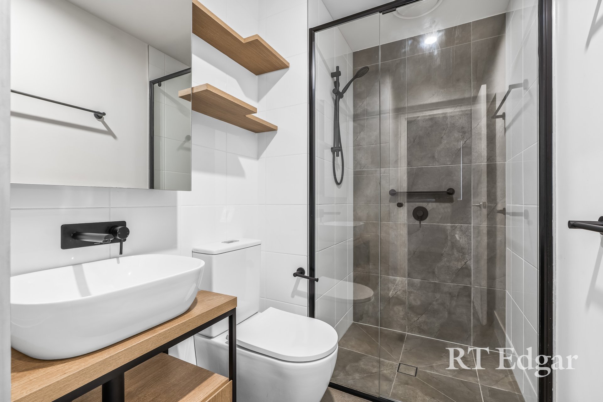 Property Gallery Thumbnail 8