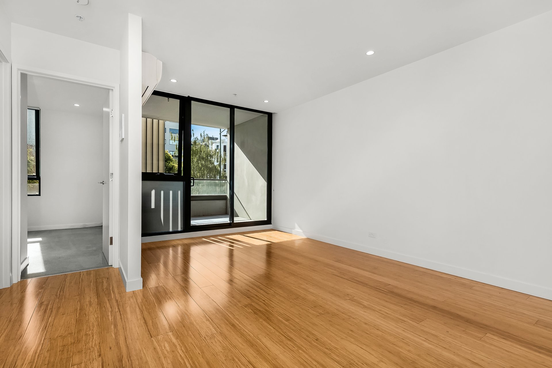 Property Gallery Thumbnail 3