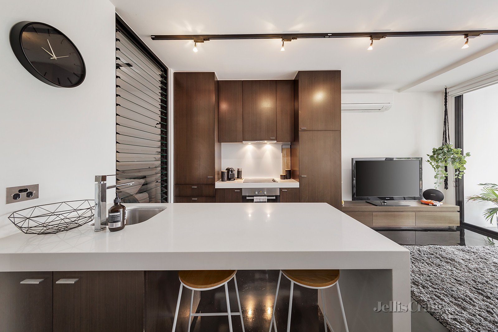 103/72 Acland Street, St Kilda image 2