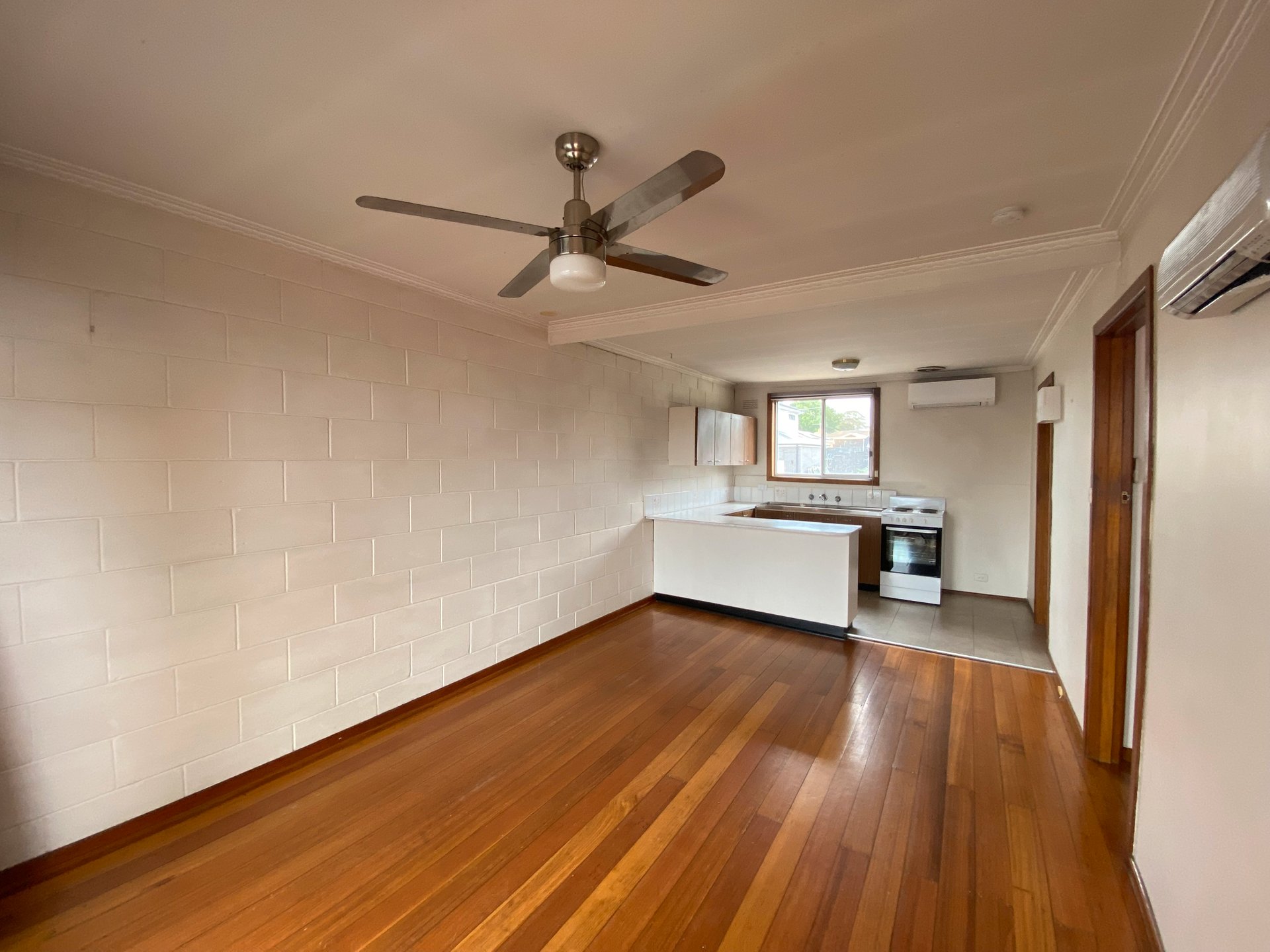 10/38-40 Pride Avenue, Hamlyn Heights image 2