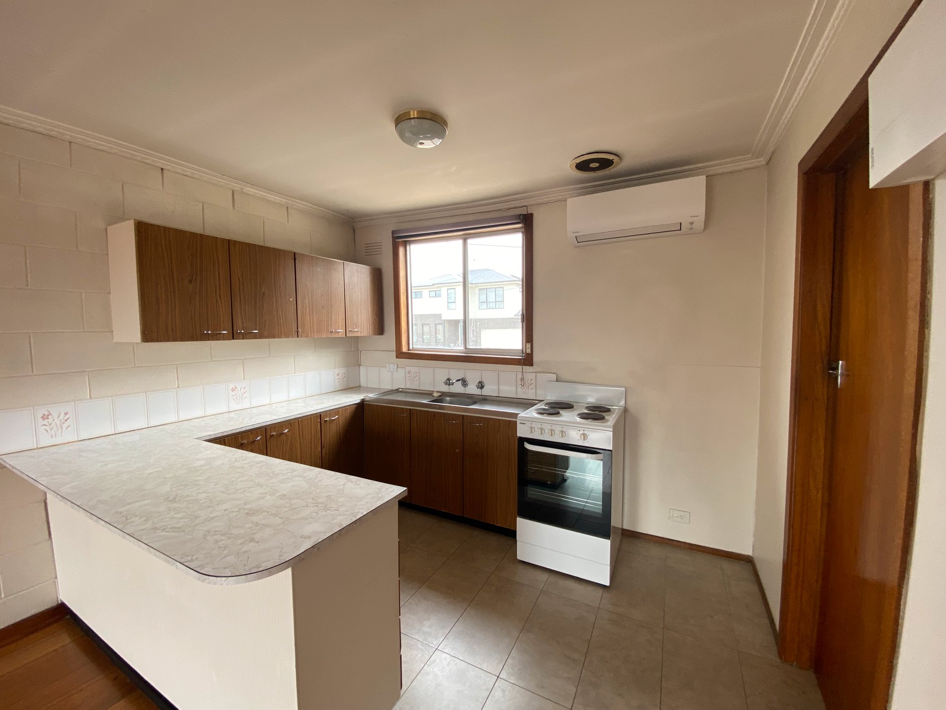 10/38-40 Pride Avenue, Hamlyn Heights image 4