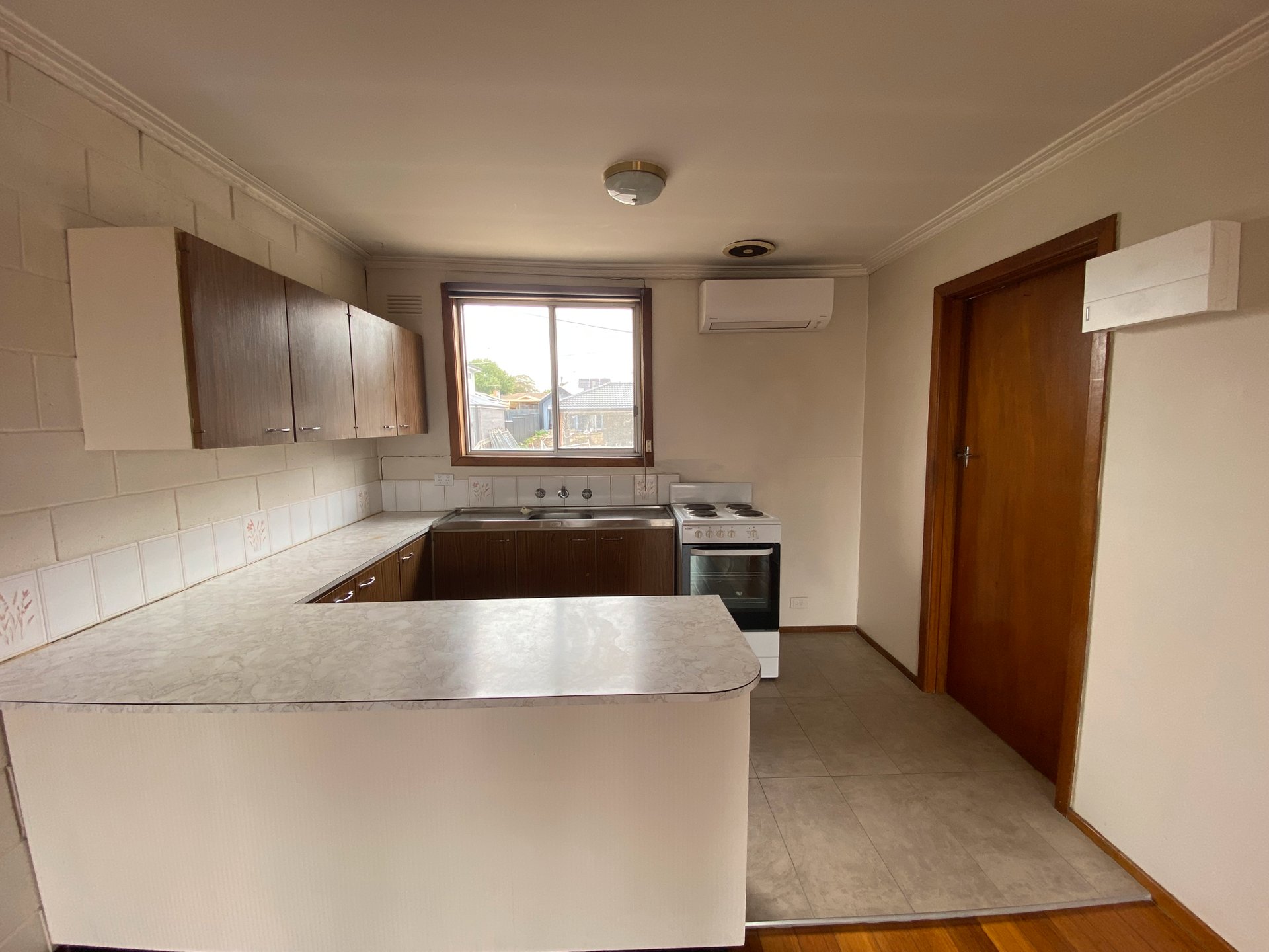 10/38-40 Pride Avenue, Hamlyn Heights image 5