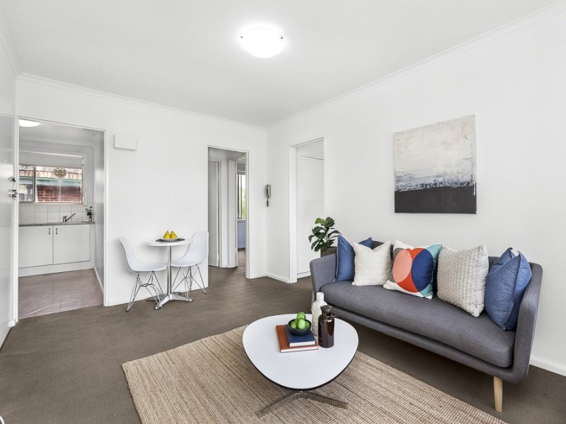 10/38 Creswick Street, Hawthorn image 2
