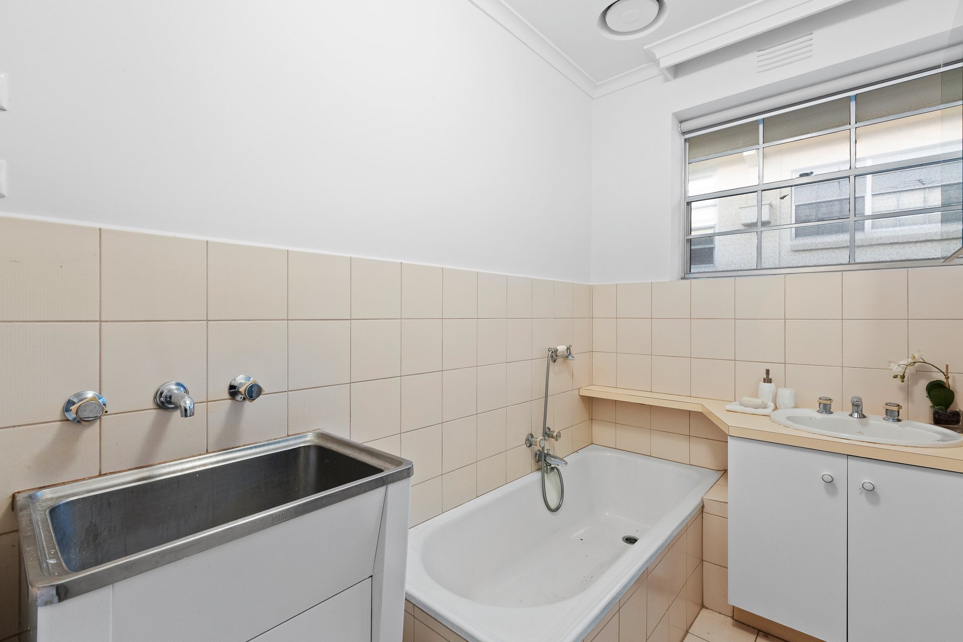 Property Gallery Thumbnail 6