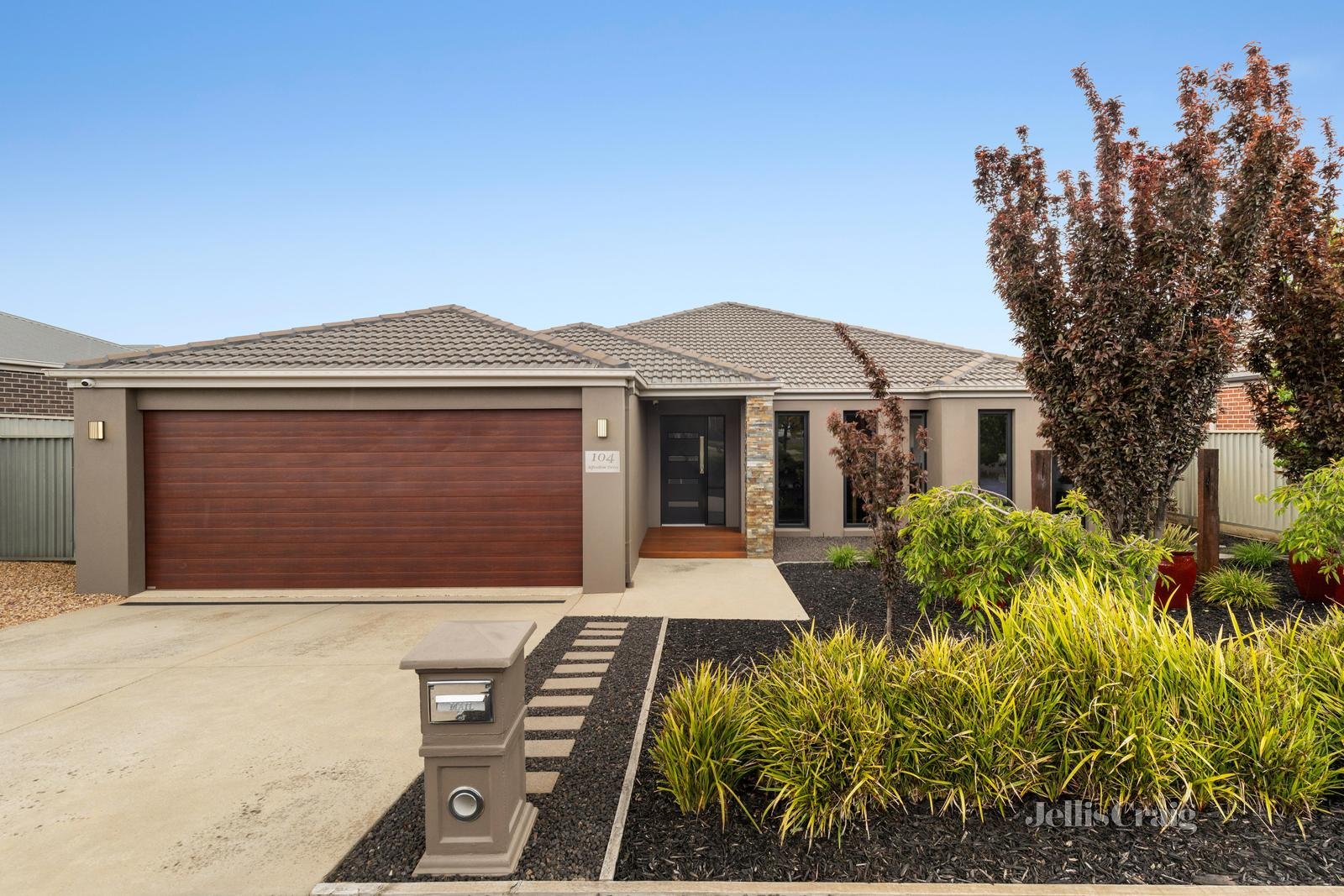 104 Alfredton Drive, Alfredton image 1