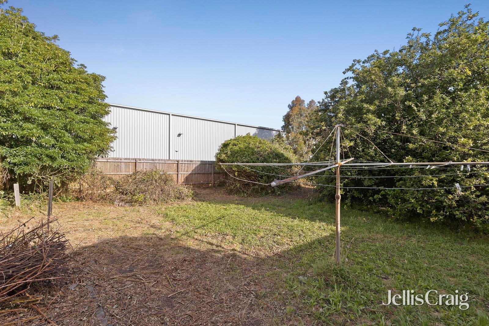 104 Bogong Avenue, Glen&nbsp;Waverley image 12