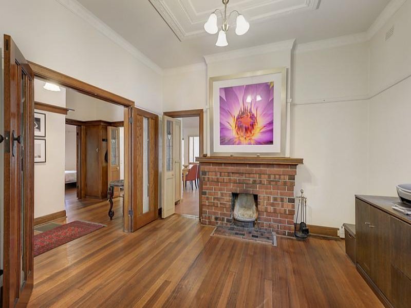 104 Eglinton Street, Kew image 3