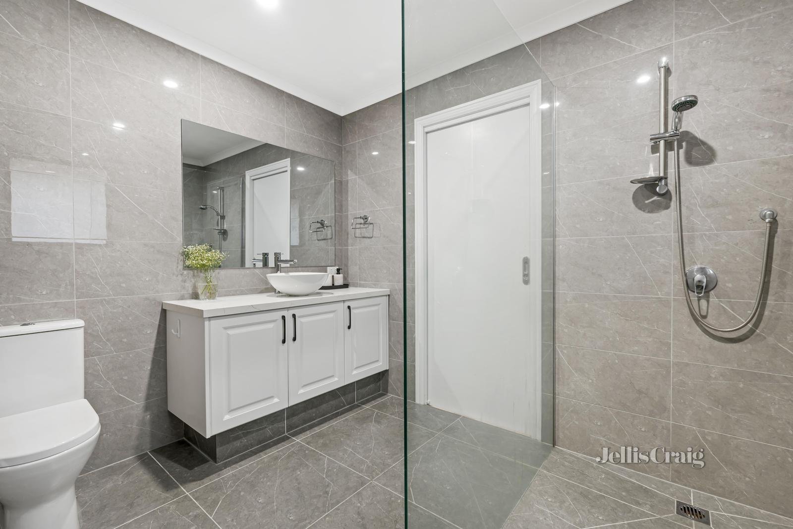 104 King Arthur Drive, Glen Waverley image 7