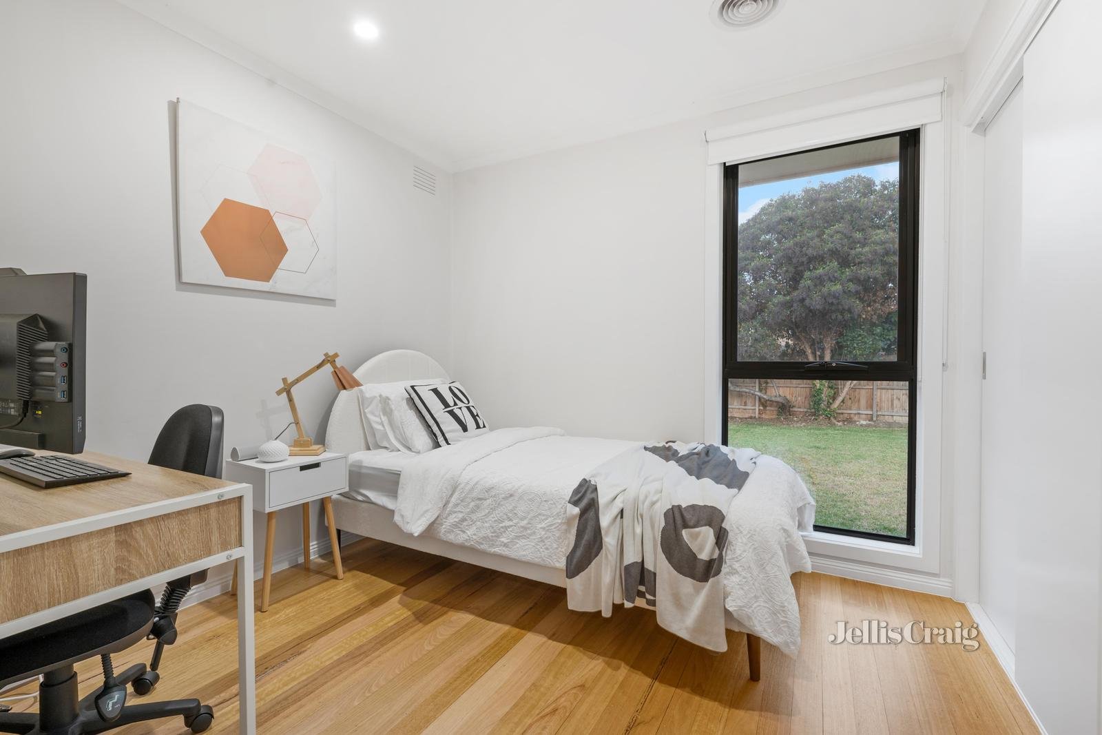 104 King Arthur Drive, Glen Waverley image 8