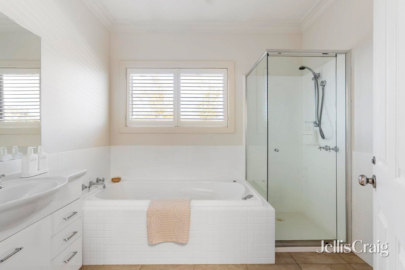104 Linacre Road, Hampton image 15