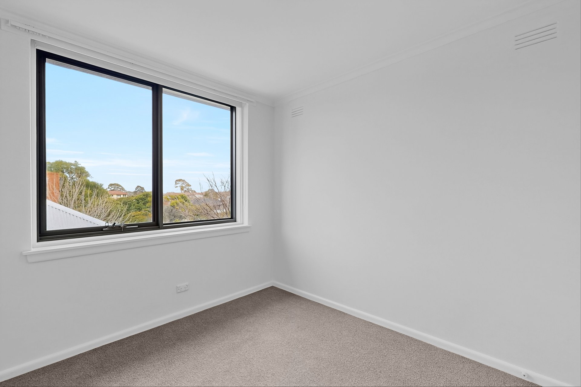 10 / 4 Normanby Street PRAHRAN