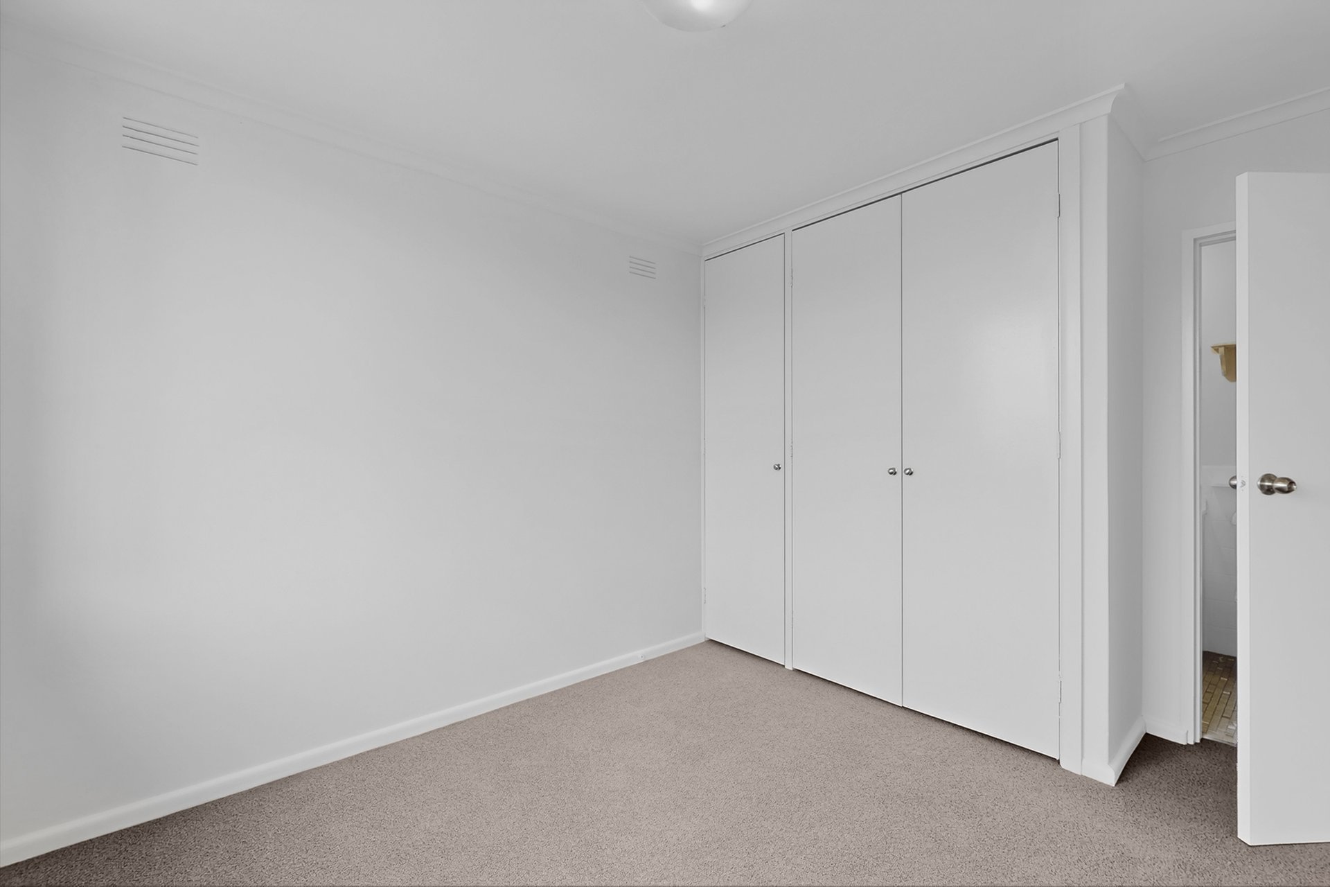 10 / 4 Normanby Street PRAHRAN