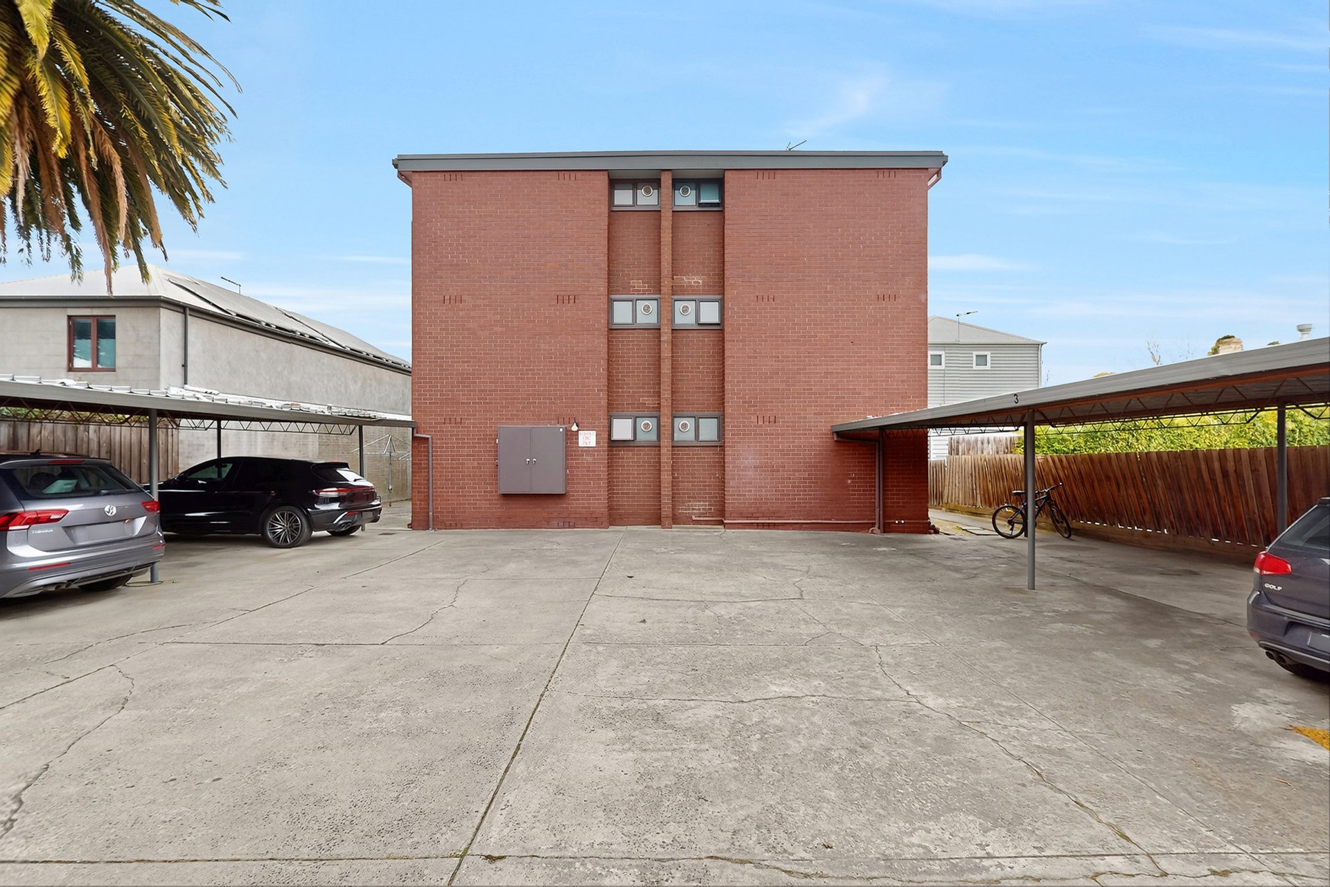 10 / 4 Normanby Street PRAHRAN
