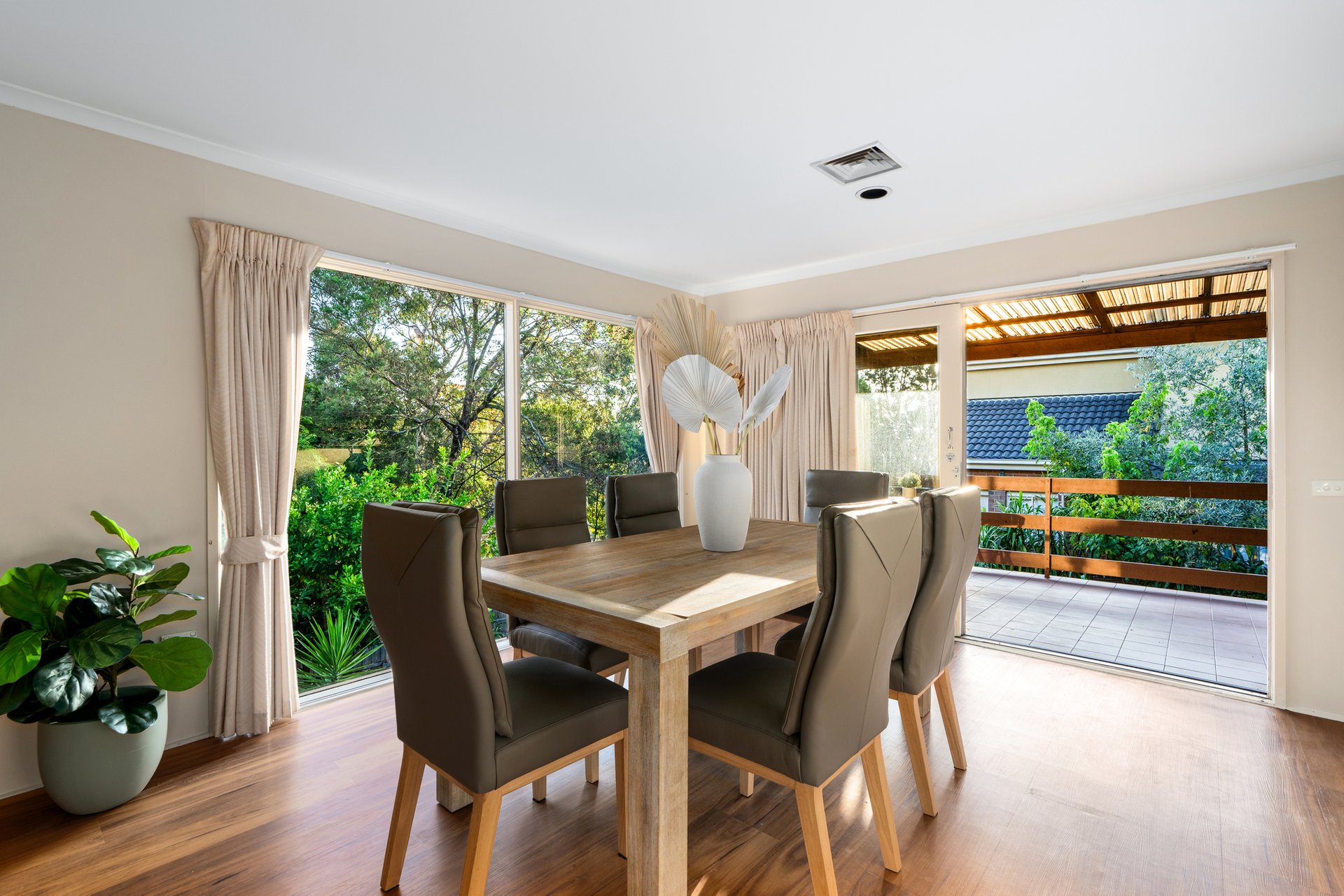 Property Gallery Thumbnail 11