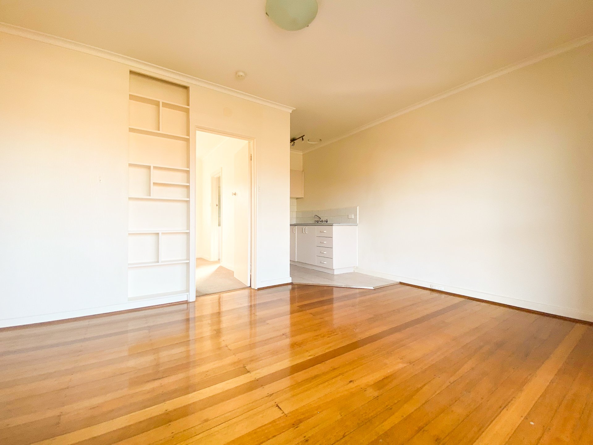 10 / 4 Rosedale Avenue GLEN HUNTLY, VIC 3163