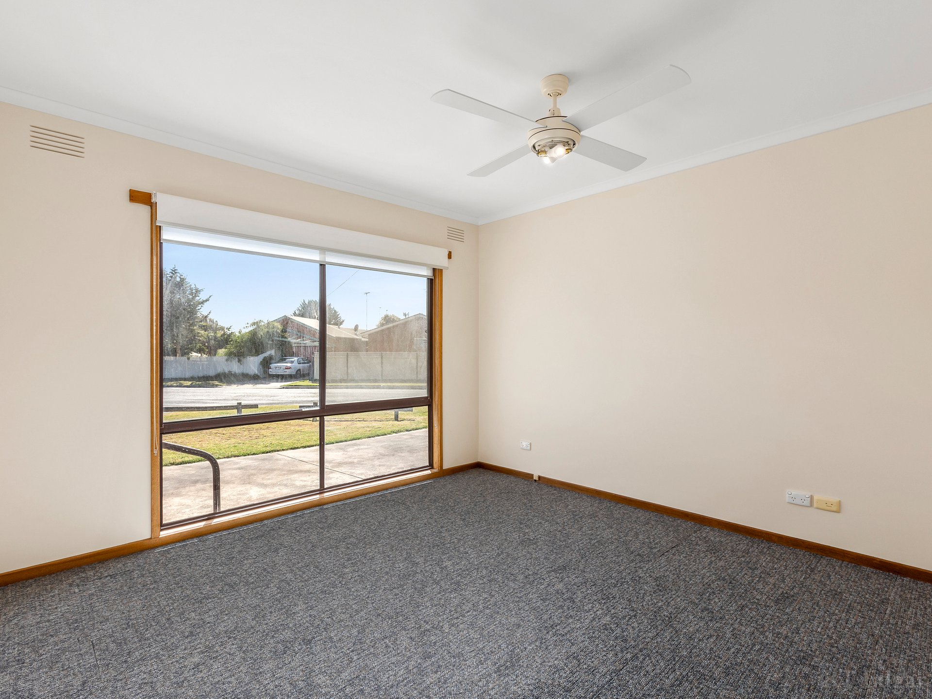 Property Gallery Thumbnail 6