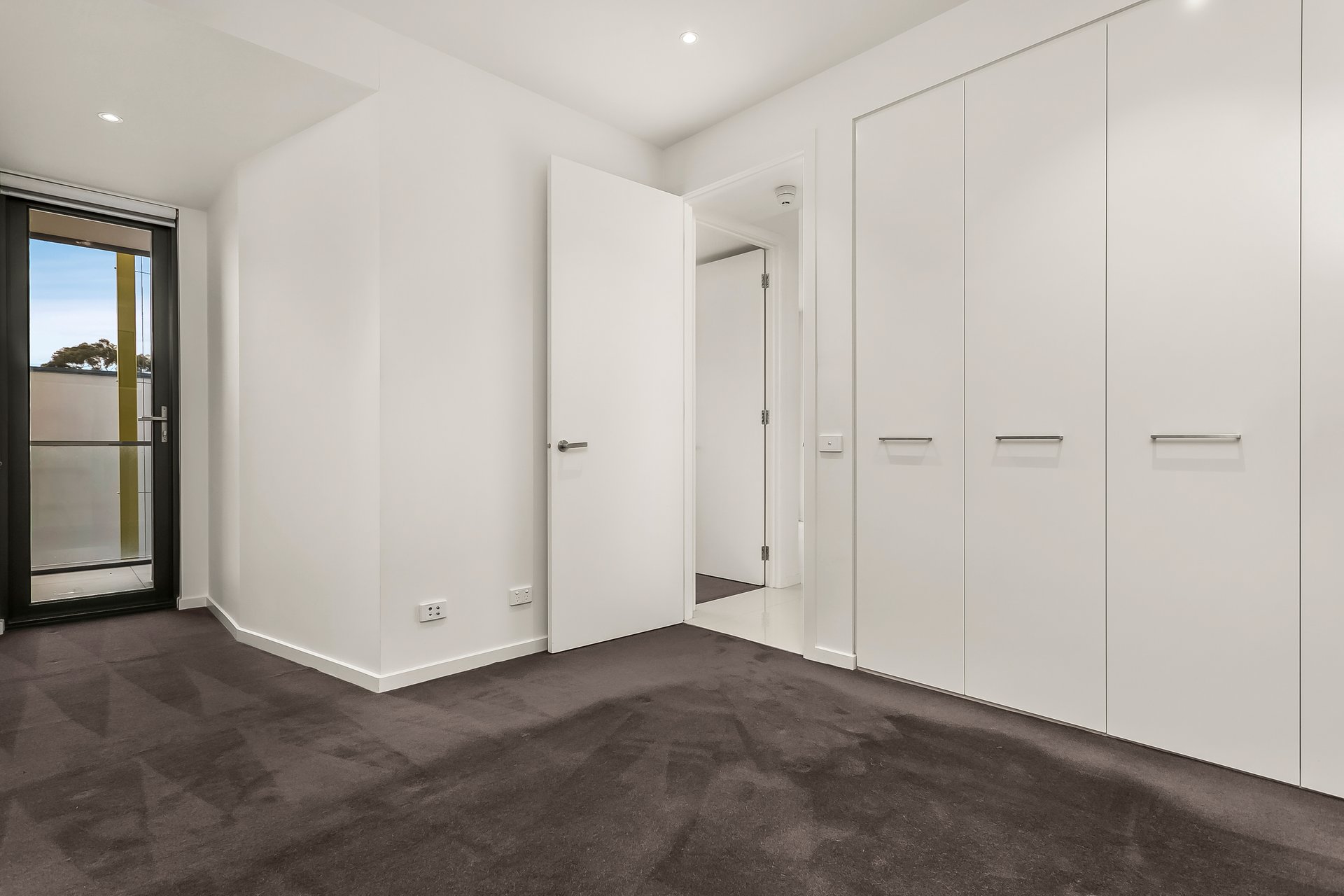 Property Gallery Thumbnail 5
