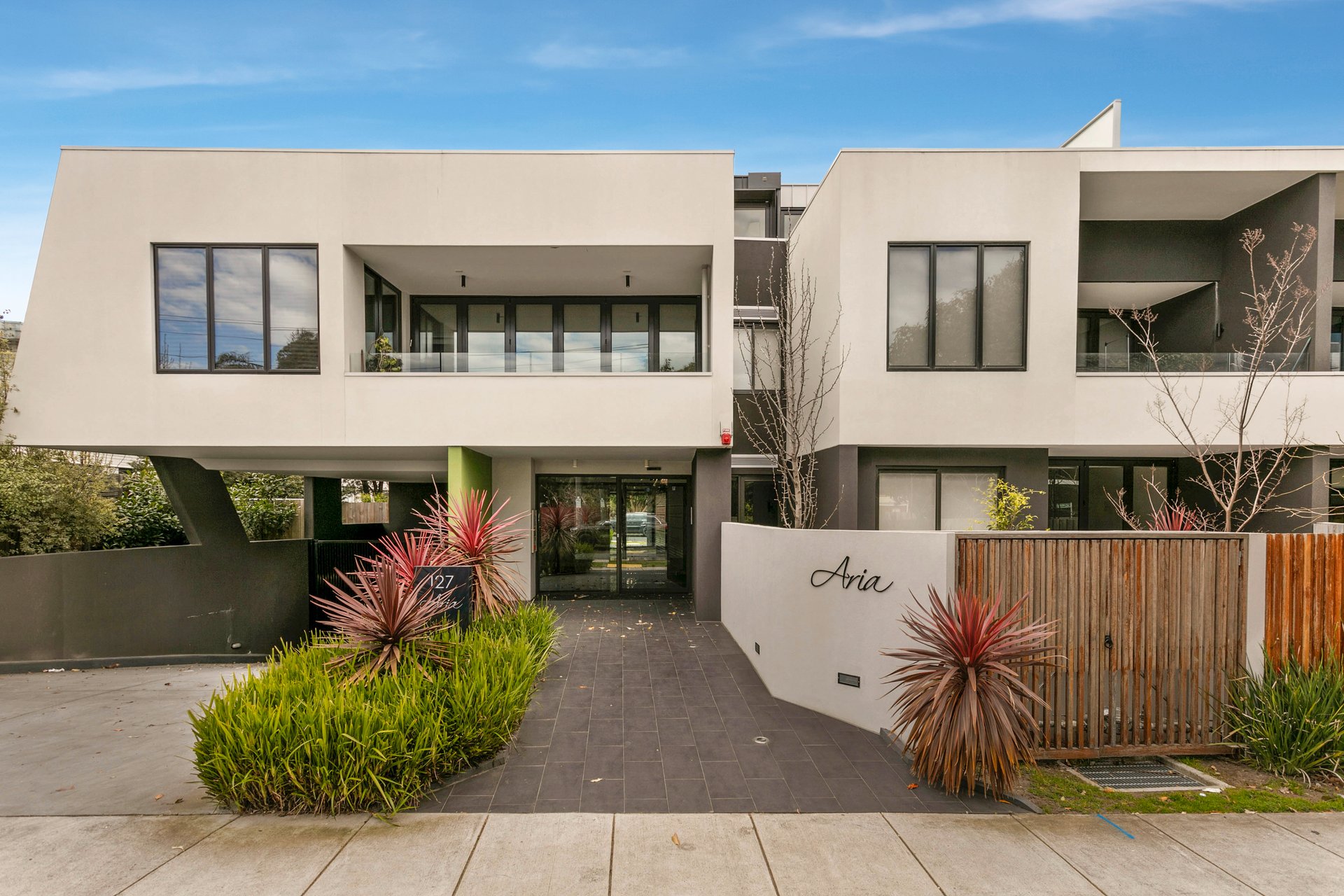 Property Gallery - Main Image