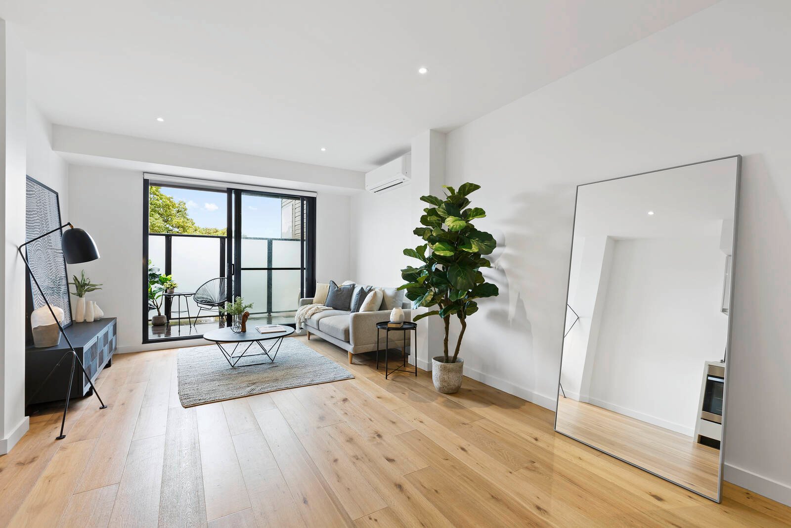 Property Gallery - Main Image