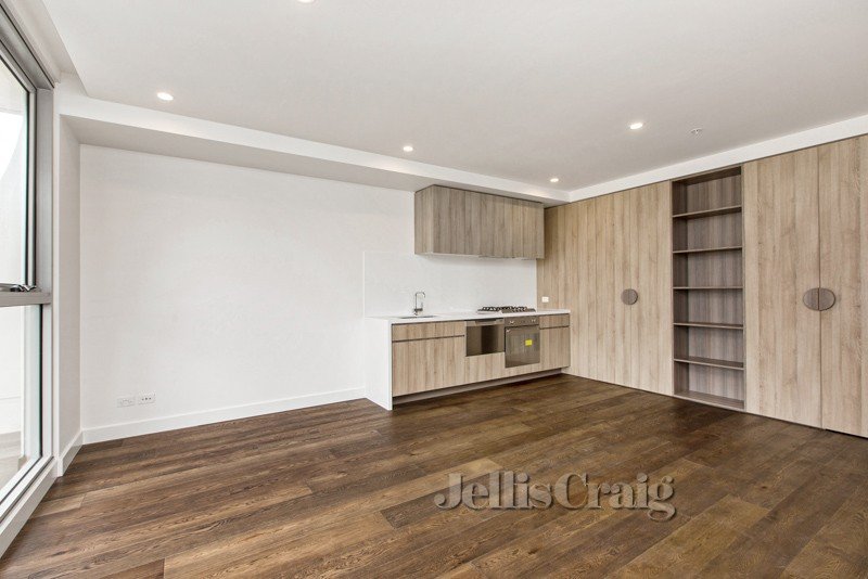 1.04/19-25 Nott Street, Port Melbourne image 1