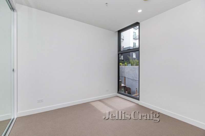 1.04/19-25 Nott Street, Port Melbourne image 4