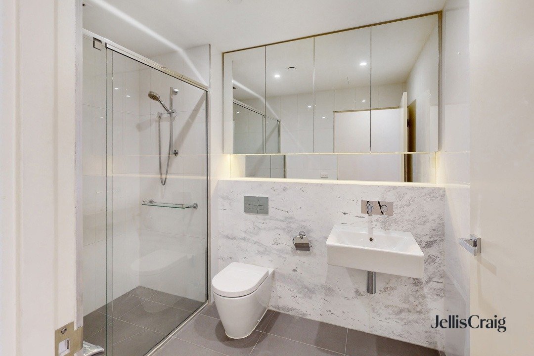 104/2 Kingsley Street, Elwood image 4
