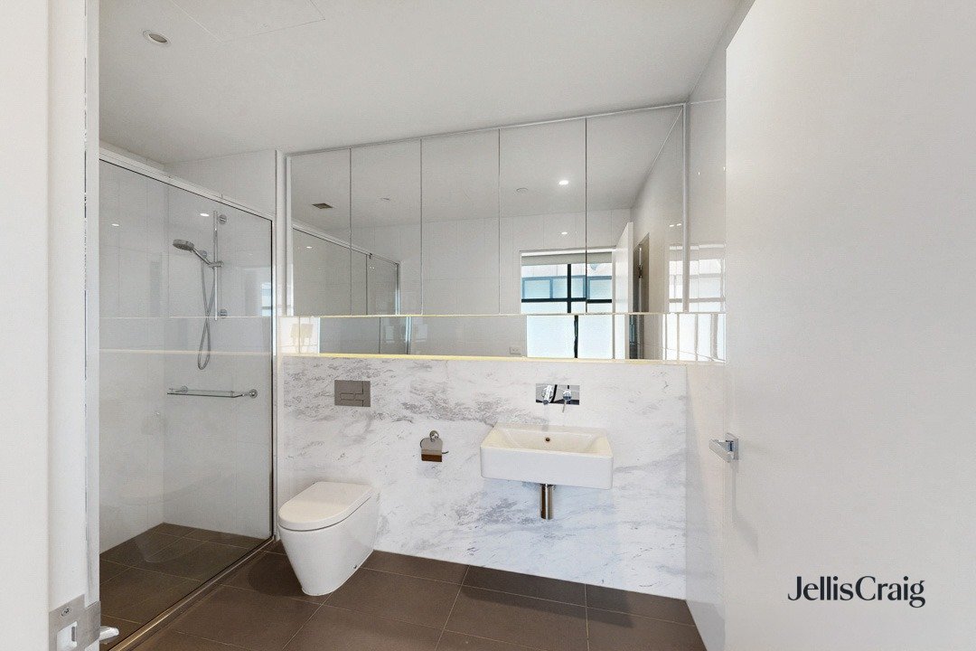 104/2 Kingsley Street, Elwood image 5