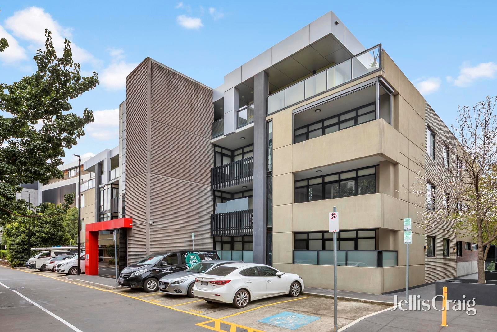 104/30 La Scala Avenue, Maribyrnong image 8