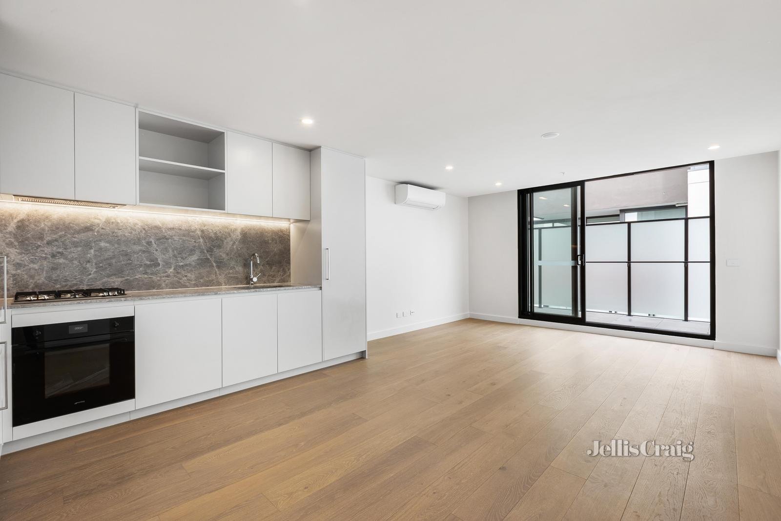 104/342 Centre Road, Bentleigh image 2