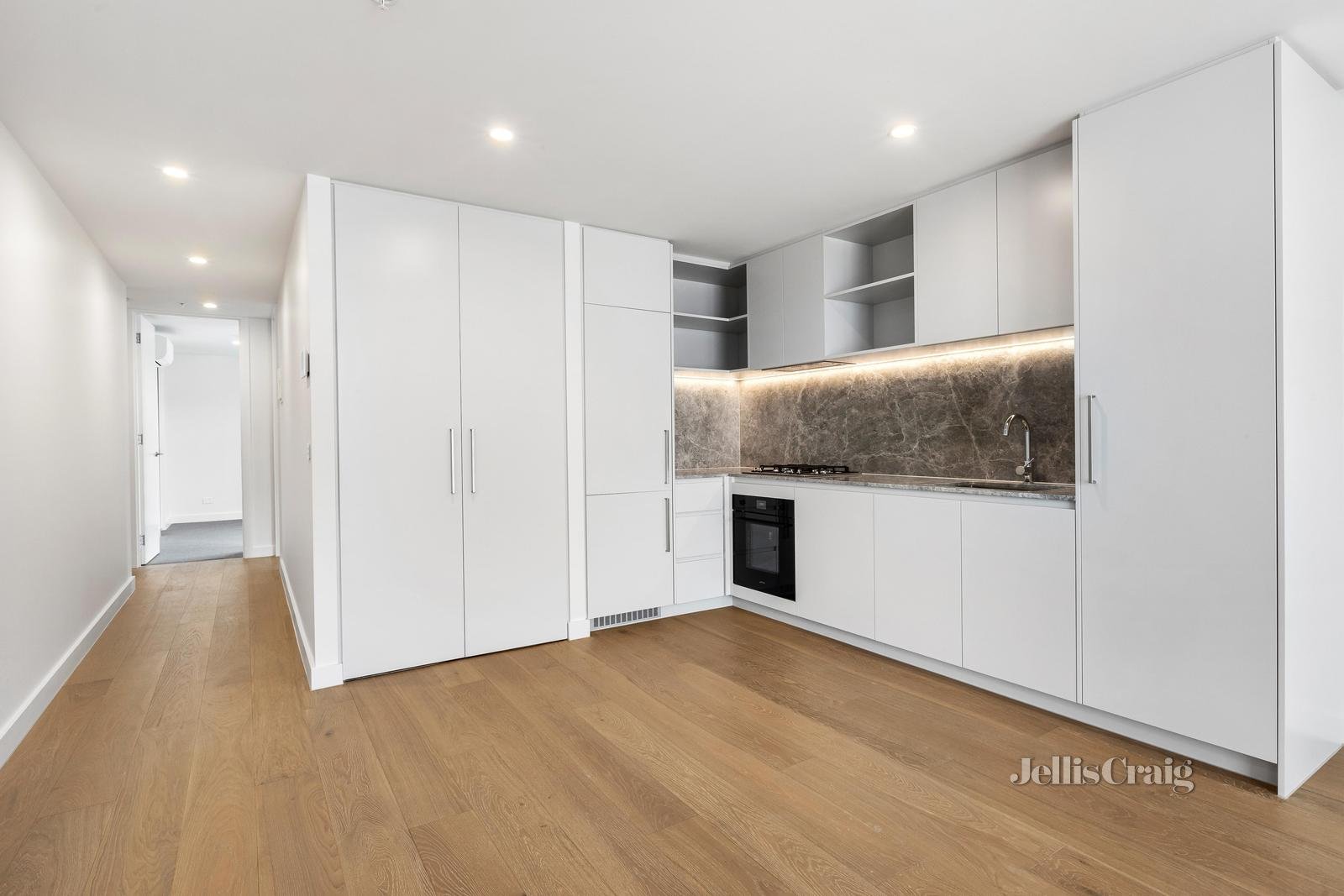 104/342 Centre Road, Bentleigh image 3